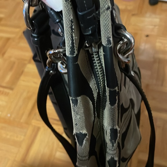 Coach purse good condition - Picture 4 of 6